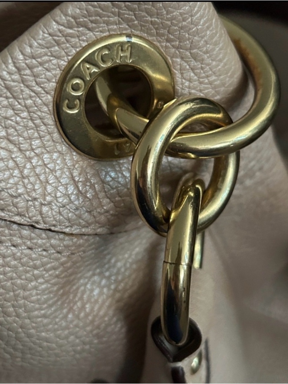 👑Coach Cream ✨Shoulder Bag with Gold Accents✨ - Picture 7 of 13